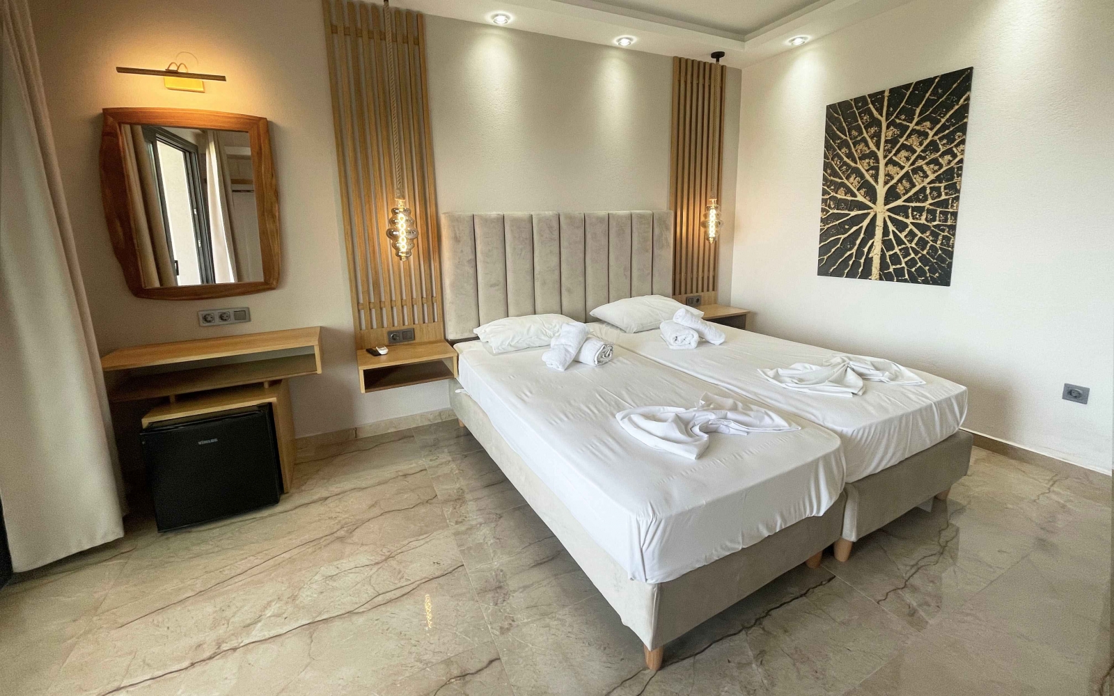 Deluxe Double Room with two Single Beds